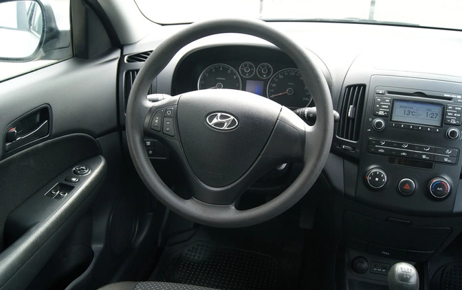 Hyundai I30 cena 21500 przebieg: 148000, rok produkcji 2011 z Syców małe 436